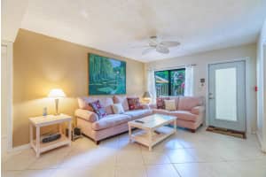 600 Executive Center Dr APT 110, West Palm Beach, FL 33401, Sold 06/27/22