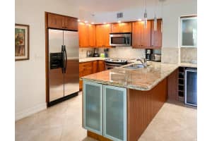 180 Yacht Club Way APT 207, Hypoluxo, FL 33462, Sold 06/29/22