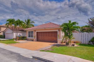 16420 NW 22nd St, Pembroke Pines, FL 33028, Sold 06/29/22