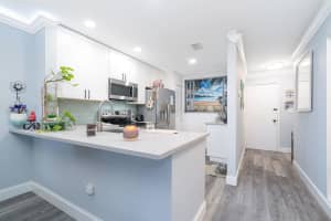 5286 Gate Lake Rd, Tamarac, FL 33319, Sold 06/23/22