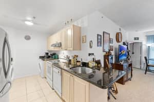 2060 Greenview Shores Blvd APT 305, Wellington, FL 33414, Sold 07/05/22