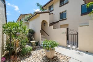 270 Captains Walk, Delray Beach, FL 33483, Sold 10/03/22