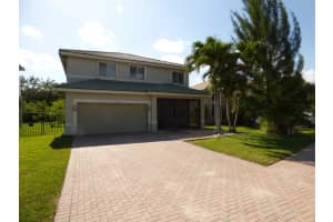 137 Sarona Cir, Royal Palm Beach, FL 33411, Sold 06/13/22