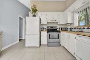 2730 Casa Way, Delray Beach, FL 33445, Sold 08/05/22