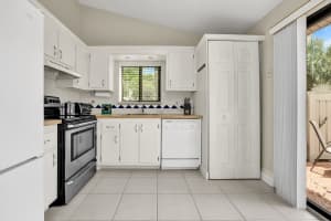 2730 Casa Way, Delray Beach, FL 33445, Sold 08/05/22