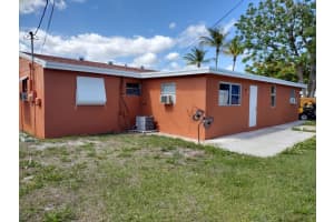 428 Pensacola Dr, Lake Worth, FL 33462, Sold 07/28/22