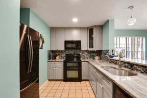 2419 Treasure Isle Dr APT 9, West Palm Beach, FL 33410, Sold 06/17/22