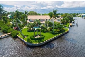 3933 SE Topsail Ct, Stuart, FL 34997, Sold 08/04/22