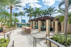 550 Okeechobee Blvd APT 810, West Palm Beach, FL 33401, Sold 06/28/22