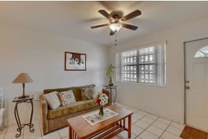 30 SE 13th St, Boca Raton, FL 33432, Sold 11/02/22