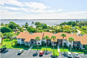 1600 NE Dixie Hwy Apt 10-203, Jensen Beach, FL 34957, Sold 08/05/22