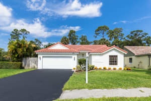 1051 New Parkview Pl, Haverhill, FL 33417, Sold 06/21/22