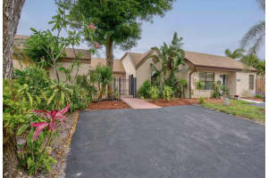 5203 Nutmeg Dr, Palm Beach Gardens, FL 33418, Sold 06/30/22