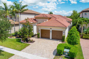 8255 Lost Creek Ln, Delray Beach, FL 33446, Sold 09/20/22