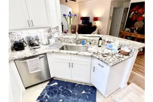 10207 Myrtlewood Cir W, Palm Beach Gardens, FL 33418, Sold 07/01/22