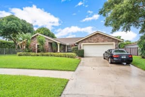 17340 Lake Park Rd, Boca Raton, FL 33487, Sold 08/15/22