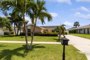 4250 Woods End Rd, Boca Raton, FL 33487, Sold 07/29/22