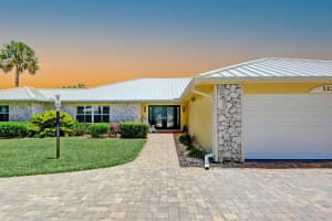 3222 SE Fairway W, Stuart, FL 34997, Sold 08/08/22