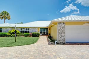 3222 SE Fairway W, Stuart, FL 34997, Sold 08/08/22