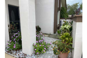 3810 Devenport Ct, Greenacres, FL 33463, Sold 08/18/22