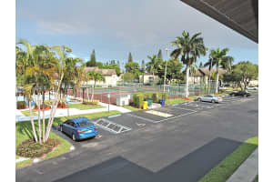 333 Pine Ridge Cir, Greenacres, FL 33463, Sold 10/14/22