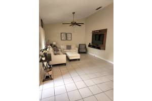 132 Springdale Cir, Palm Springs, FL 33461, Sold 09/14/22