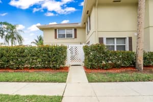 35 Danbury Ct b, Royal Palm Beach, FL 33411, Sold 08/23/22