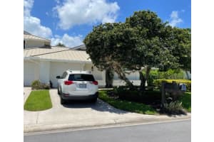 5656 SE Foxcross Pl, Stuart, FL 34997, Sold 06/28/22
