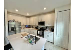 5274 Santa Maria Ave, Boynton Beach, FL 33436, Sold 08/09/22