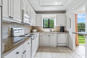 5917 Via Vermilya APT 305, Lake Worth, FL 33462, Sold 07/29/22