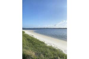 109 Half Moon Cir APT H1, Hypoluxo, FL 33462, Sold 07/19/22