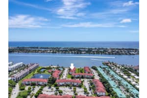 109 Half Moon Cir APT H1, Hypoluxo, FL 33462, Sold 07/19/22