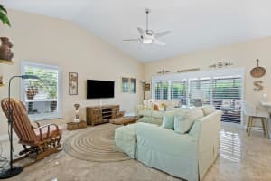10109 Oak Bark Ln, Palm Beach Gardens, FL 33410, Sold 06/30/22