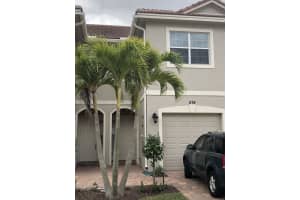 574 SW Glen Crest Way, Stuart, FL 34997, Sold 08/05/22