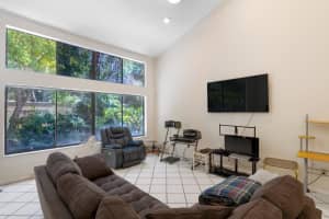 712 St Albans Dr, Boca Raton, FL 33486, Sold 08/08/22