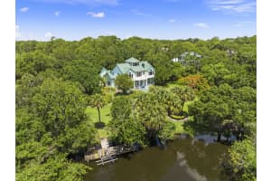 107 NE Charleston Oaks Dr, Port St. Lucie, FL 34983, Sold 11/30/22