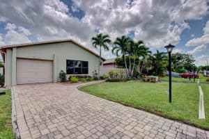 5743  Mirror Lakes Boulevard, Boynton Beach, FL 33472 Sold 09/15/22