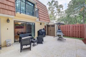 1560 Masters Cir APT 182, Delray Beach, FL 33445, Sold 07/14/22