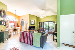 10044 SW 16th St, Pembroke Pines, FL 33025, Sold 08/01/22