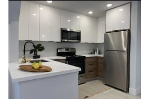 8600 SW 67th Ave APT 943, Miami, FL 33143, Sold 06/29/22