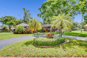117 SW 98th Ln, Coral Springs, FL 33071, Sold 07/27/22