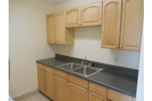 3915 S Flagler Dr APT 110, West Palm Beach, FL 33405, Sold 05/31/22