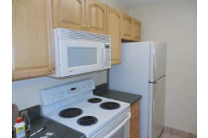 3915 S Flagler Dr APT 110, West Palm Beach, FL 33405, Sold 05/31/22