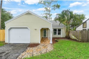 522 Goldenwood Way, Wellington, FL 33414, Sold 06/22/22