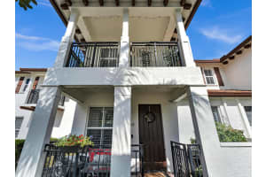 4718 Sierra Ln, Coconut Creek, FL 33073, Sold 07/12/22