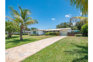463 22nd St SE, Vero Beach, FL 32962, Sold 07/19/22