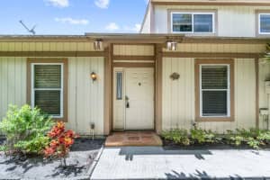 302 Maplecrest Cir, Jupiter, FL 33458, Sold 08/03/22