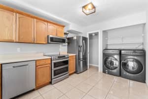 302 Maplecrest Cir, Jupiter, FL 33458, Sold 08/03/22