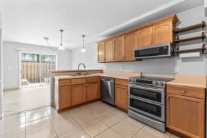 302 Maplecrest Cir, Jupiter, FL 33458, Sold 08/03/22