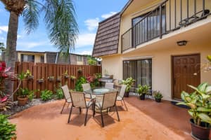 152 Springdale Cir, Palm Springs, FL 33461, Sold 07/14/22